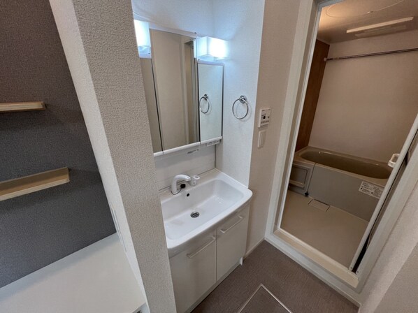 フロレゾンⅠの物件内観写真